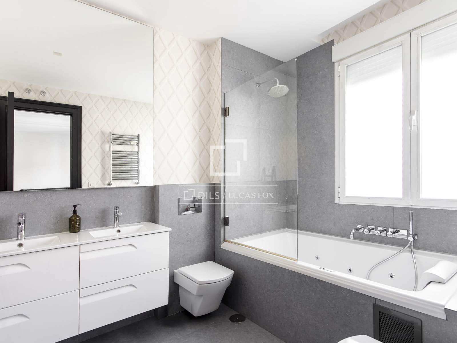 3 slaapkamer Appartement te huur in Madrid stad met garage - € 15.000 (Ref: 9733579)