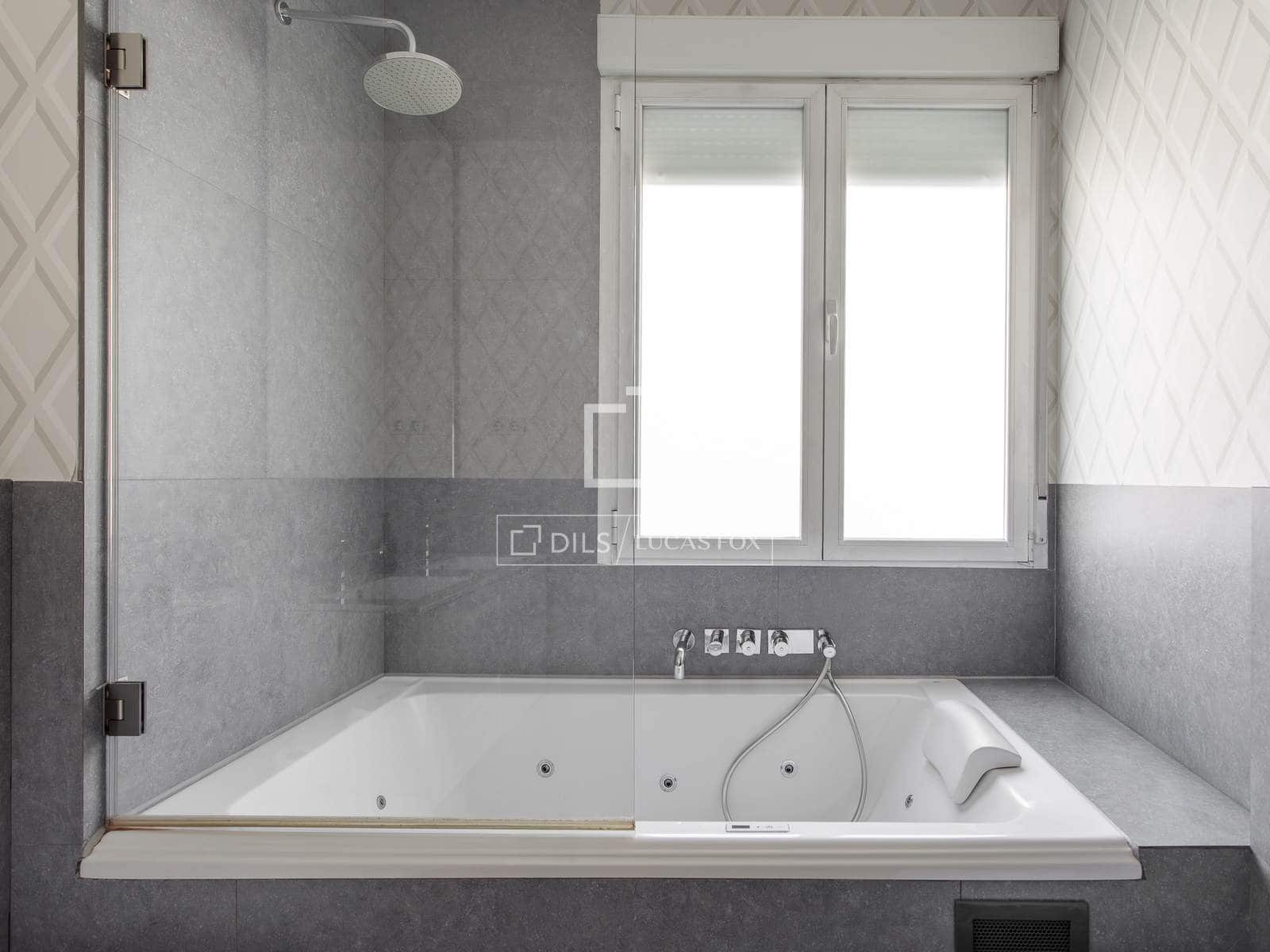 3 slaapkamer Appartement te huur in Madrid stad met garage - € 15.000 (Ref: 9733579)