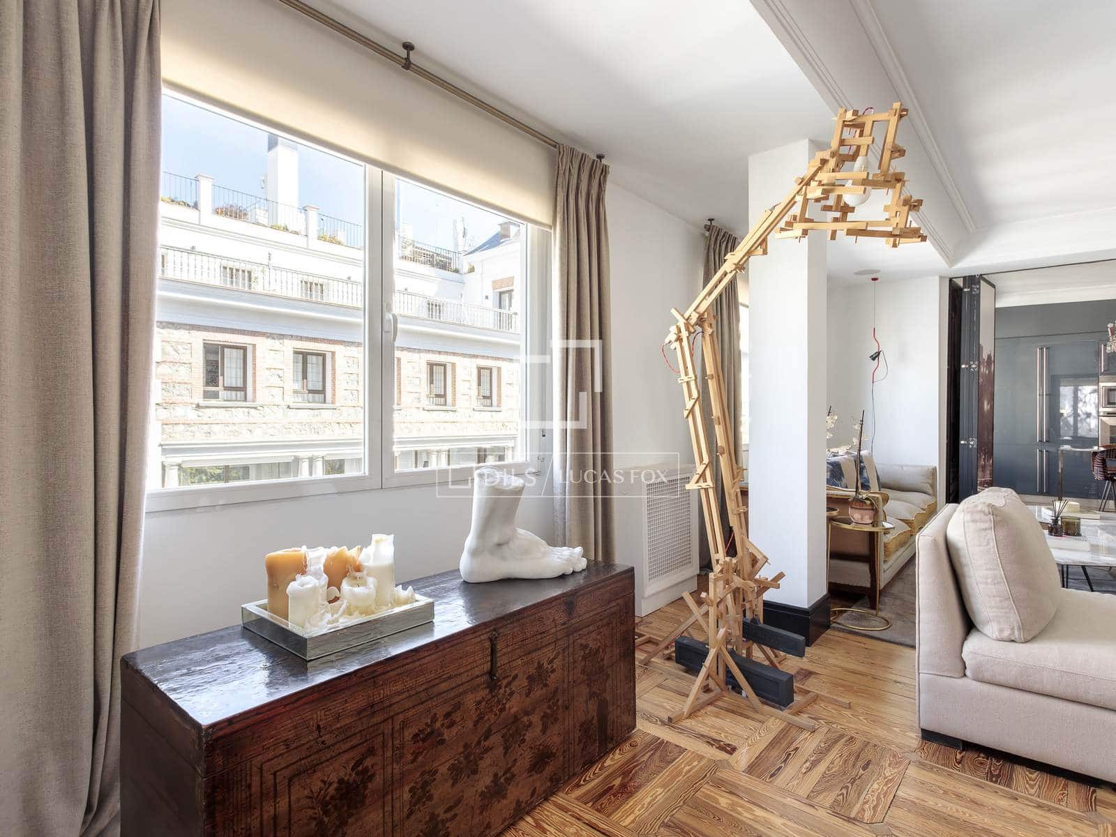 3 slaapkamer Appartement te huur in Madrid stad met garage - € 15.000 (Ref: 9733579)