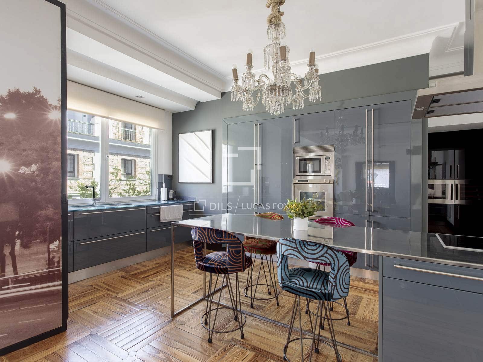 3 slaapkamer Appartement te huur in Madrid stad met garage - € 15.000 (Ref: 9733579)