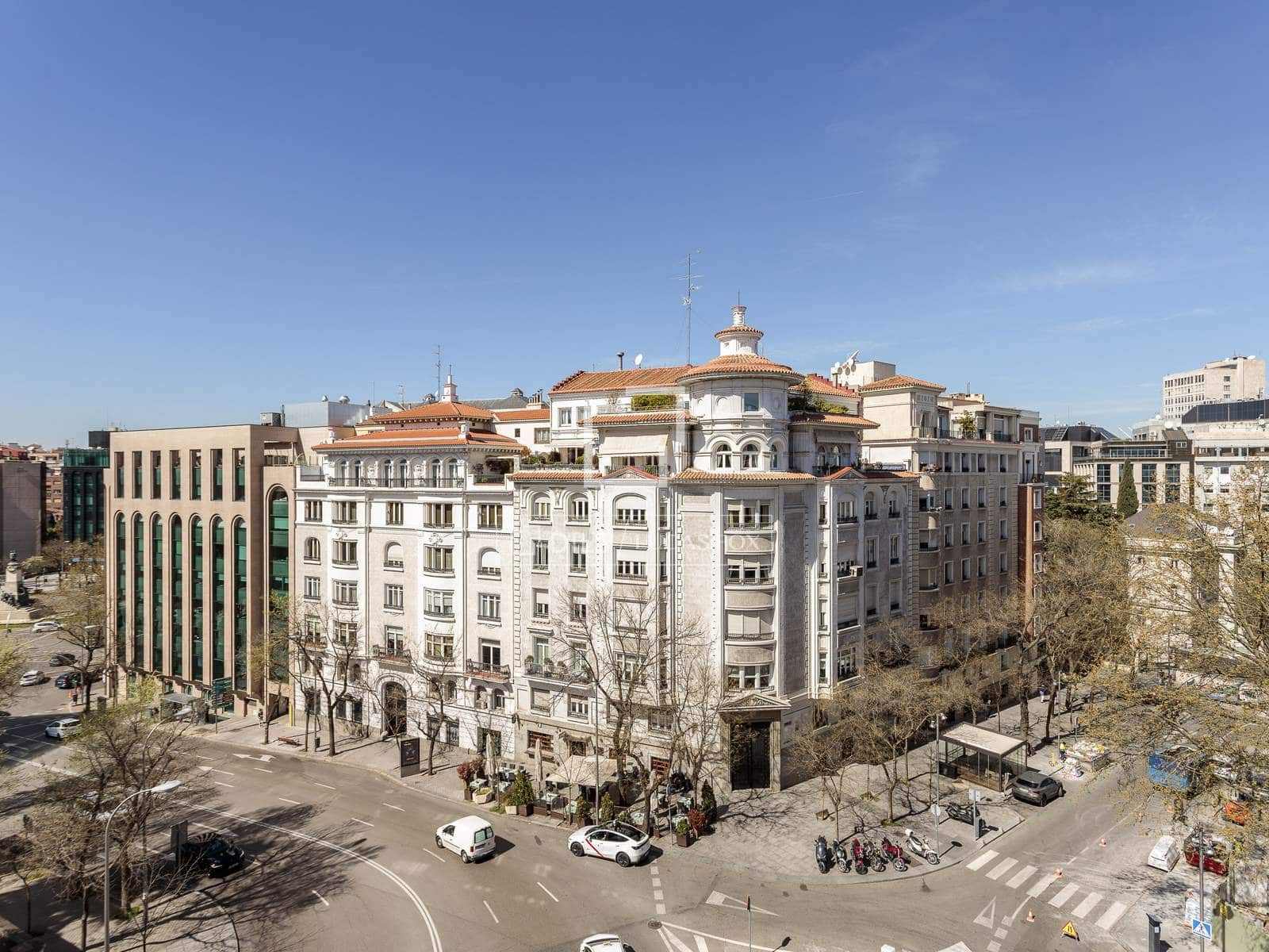 3 slaapkamer Appartement te huur in Madrid stad met garage - € 15.000 (Ref: 9733579)