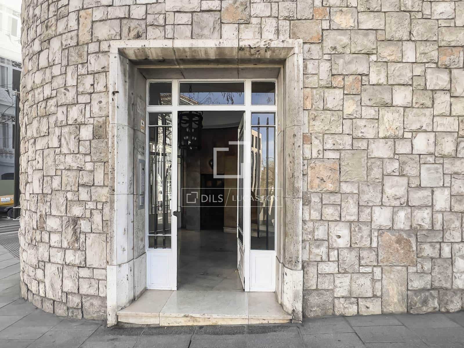 3 slaapkamer Appartement te huur in Madrid stad met garage - € 15.000 (Ref: 9733579)