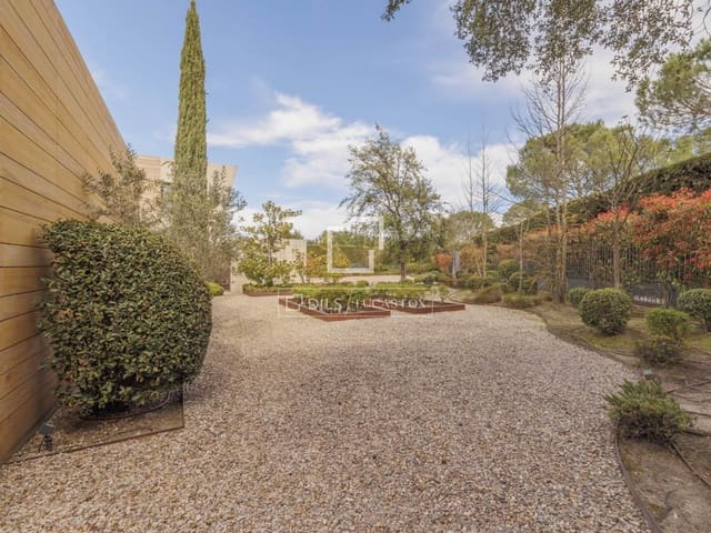 8 bedroom Villa for rent in Pozuelo de Alarcón with pool garage - € 29,000 (Ref: 9733580)