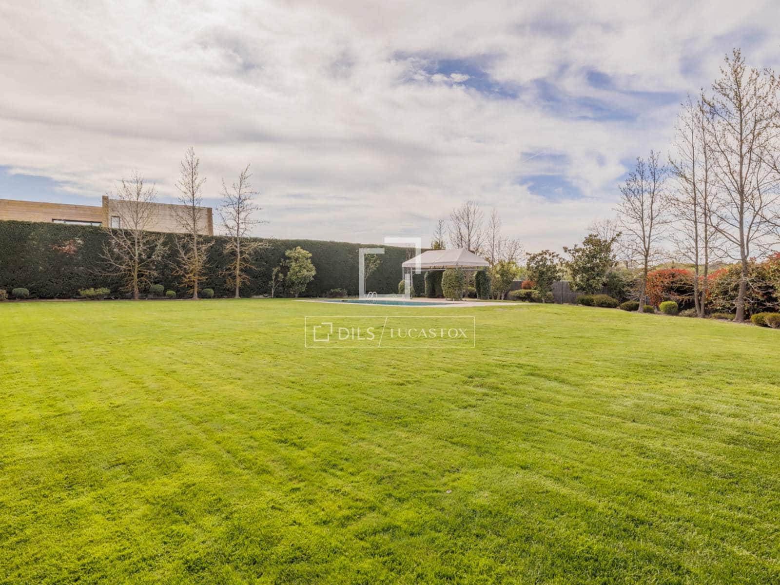 8 bedroom Villa for rent in Pozuelo de Alarcon with pool garage - € 29,000 (Ref: 9733580)