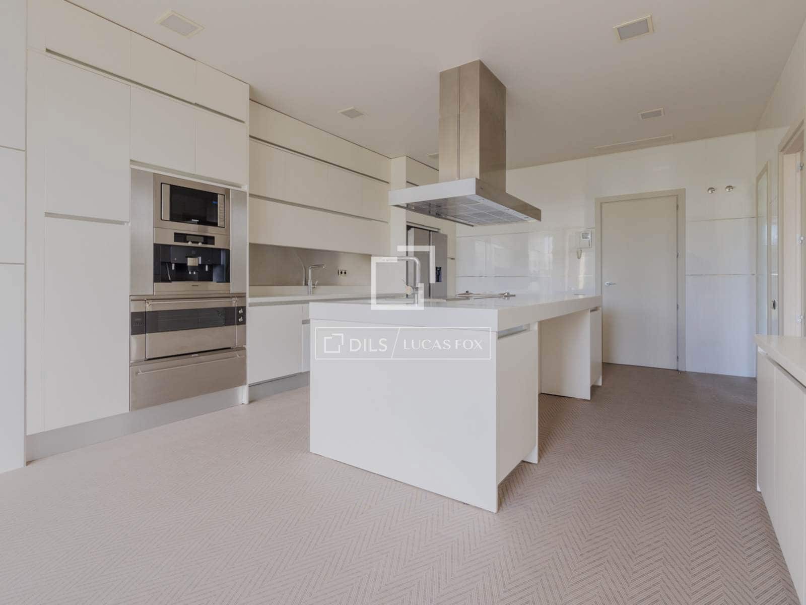 8 bedroom Villa for rent in Pozuelo de Alarcon with pool garage - € 29,000 (Ref: 9733580)