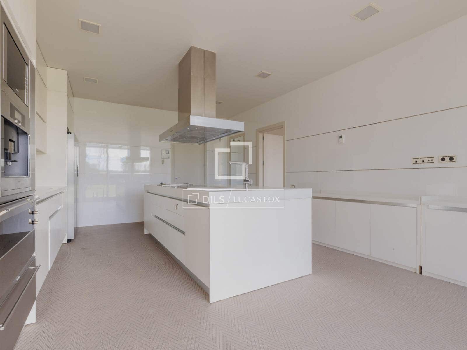 8 bedroom Villa for rent in Pozuelo de Alarcon with pool garage - € 29,000 (Ref: 9733580)