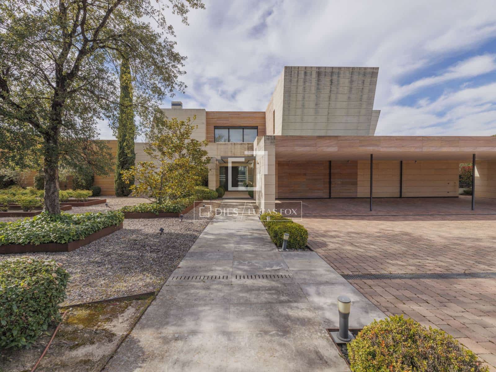 8 bedroom Villa for rent in Pozuelo de Alarcon with pool garage - € 29,000 (Ref: 9733580)