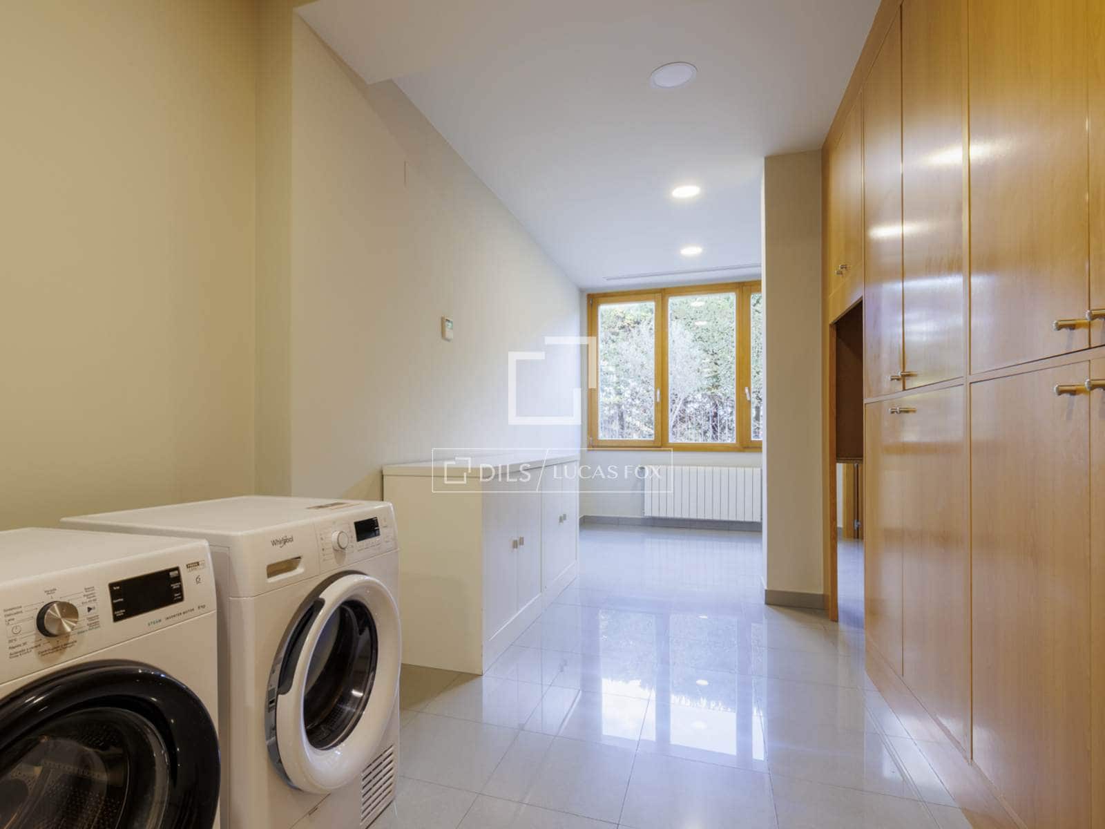 8 bedroom Villa for rent in Pozuelo de Alarcon with pool garage - € 29,000 (Ref: 9733580)