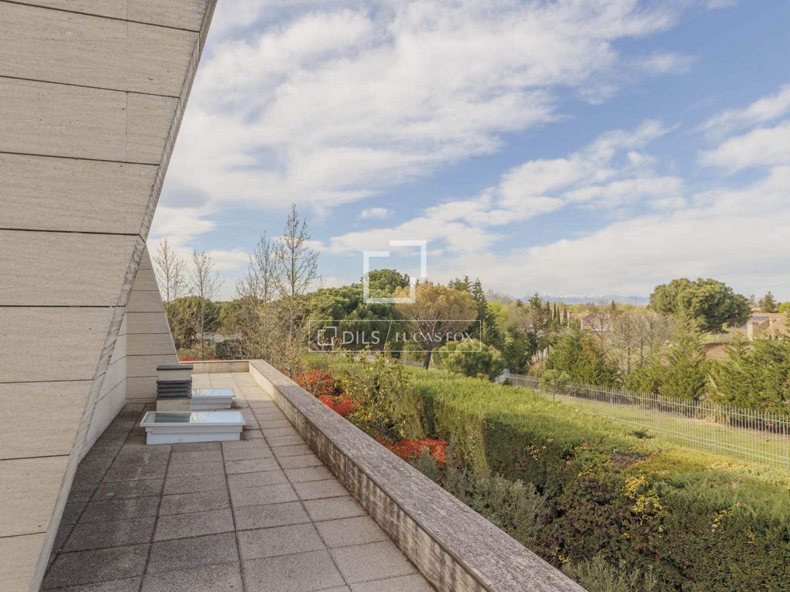 8 bedroom Villa for rent in Pozuelo de Alarcon with pool garage - € 29,000 (Ref: 9733580)