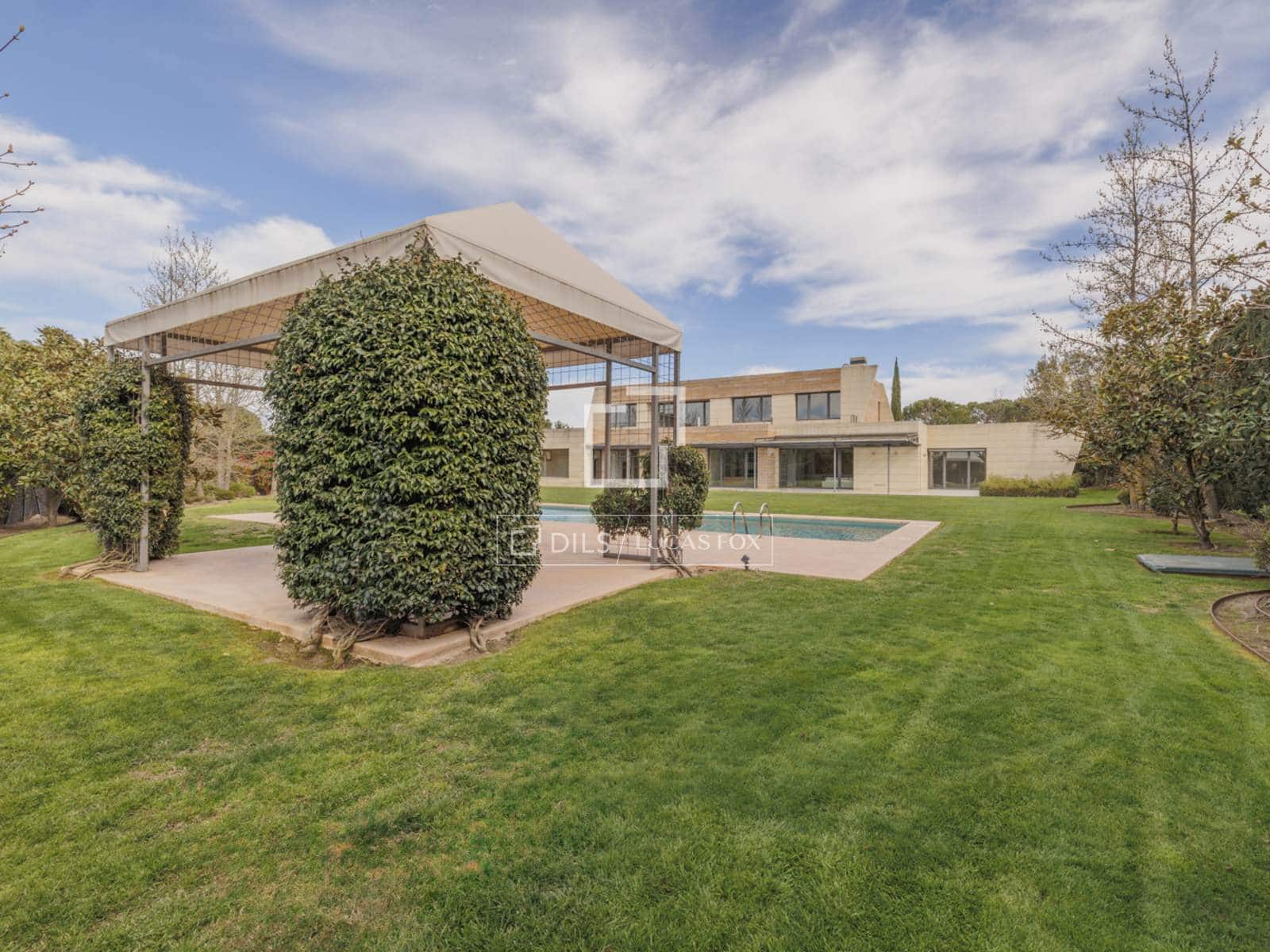 8 bedroom Villa for rent in Pozuelo de Alarcon with pool garage - € 29,000 (Ref: 9733580)