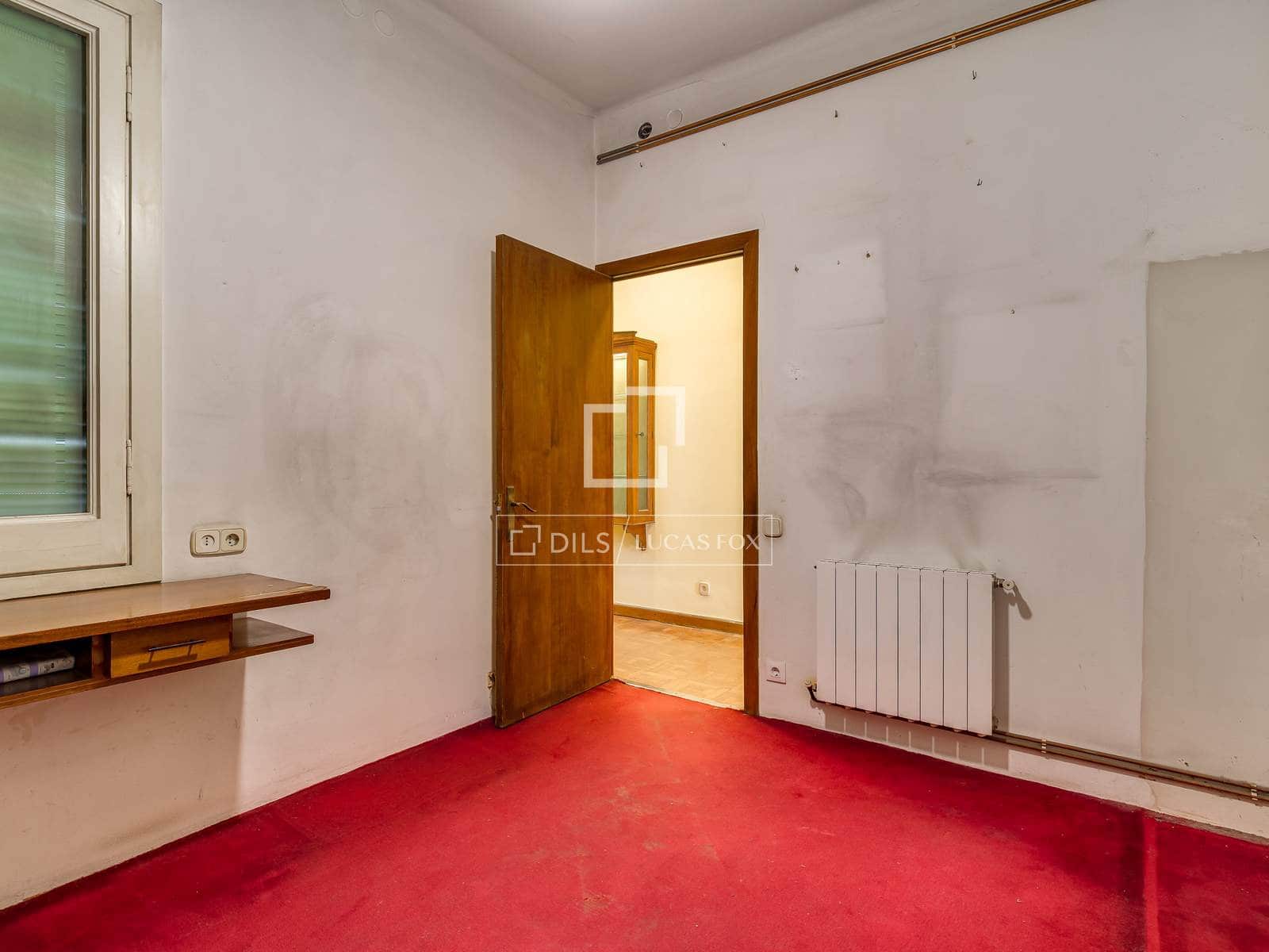 Apartamento de 5 habitaciones en Barcelona ciudad en venta - 750.000 € (Ref: 9733581)