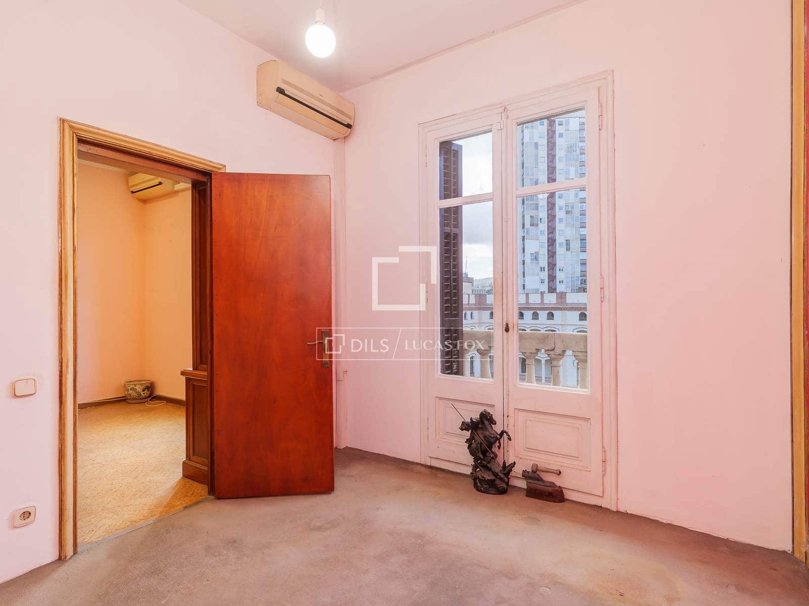 Apartamento de 5 habitaciones en Barcelona ciudad en venta - 750.000 € (Ref: 9733581)