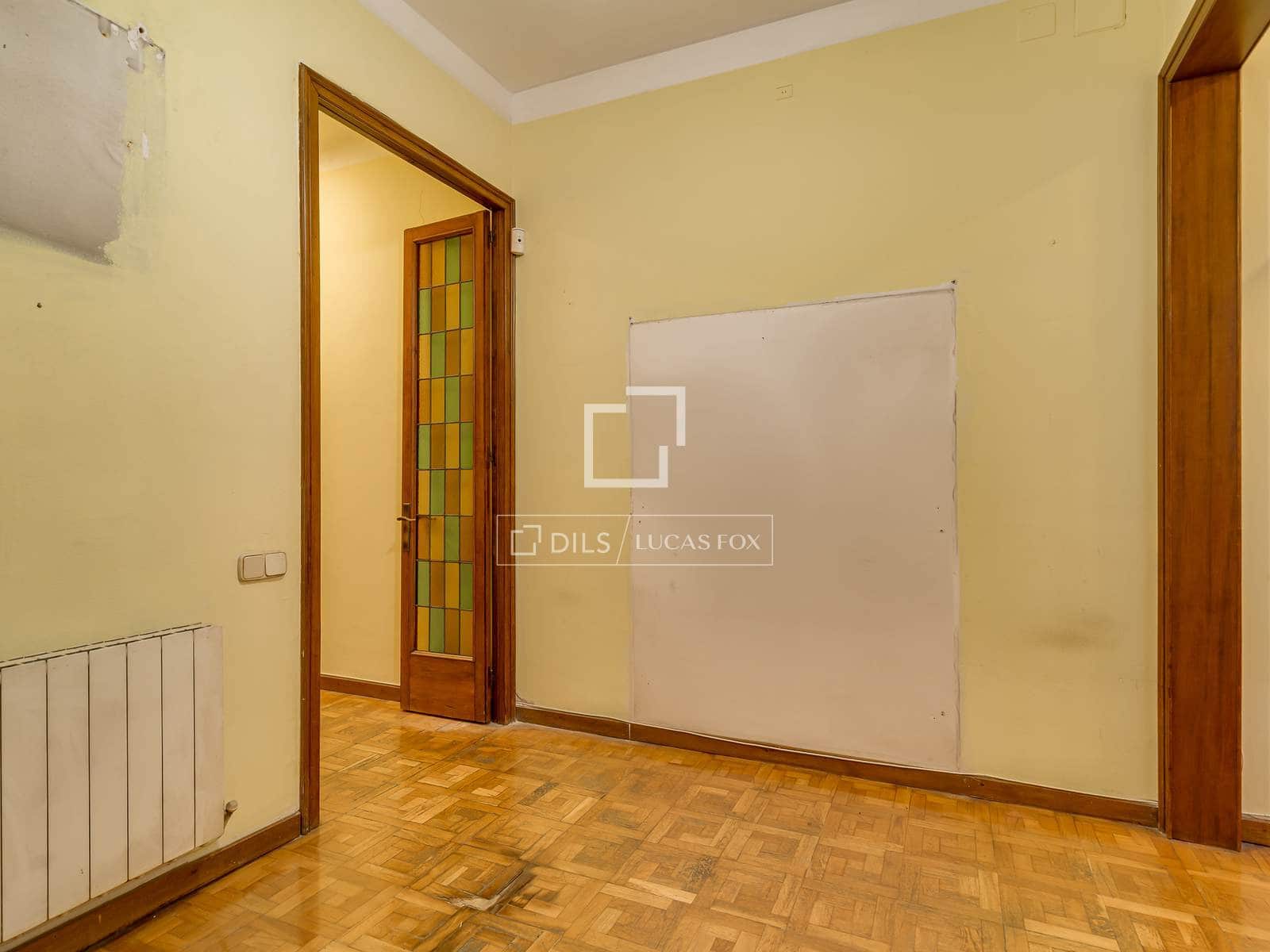 Apartamento de 5 habitaciones en Barcelona ciudad en venta - 750.000 € (Ref: 9733581)