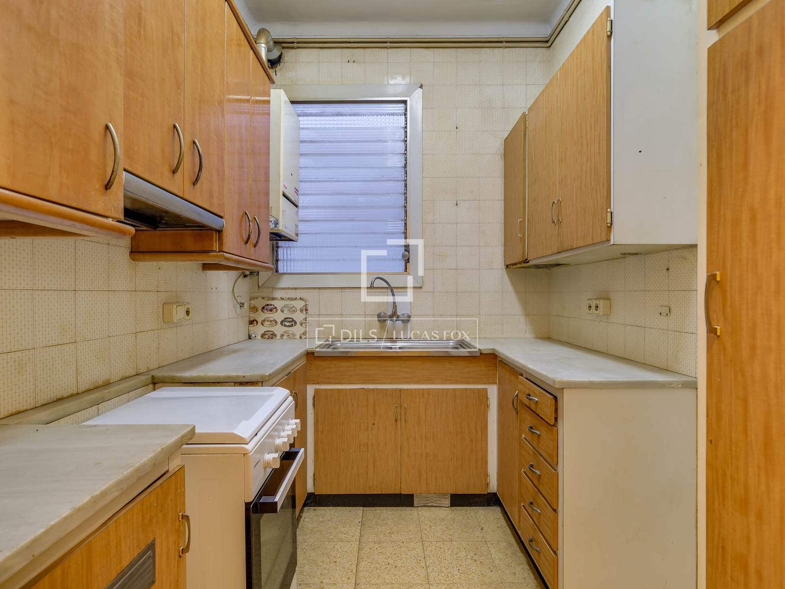 Apartamento de 5 habitaciones en Barcelona ciudad en venta - 750.000 € (Ref: 9733581)