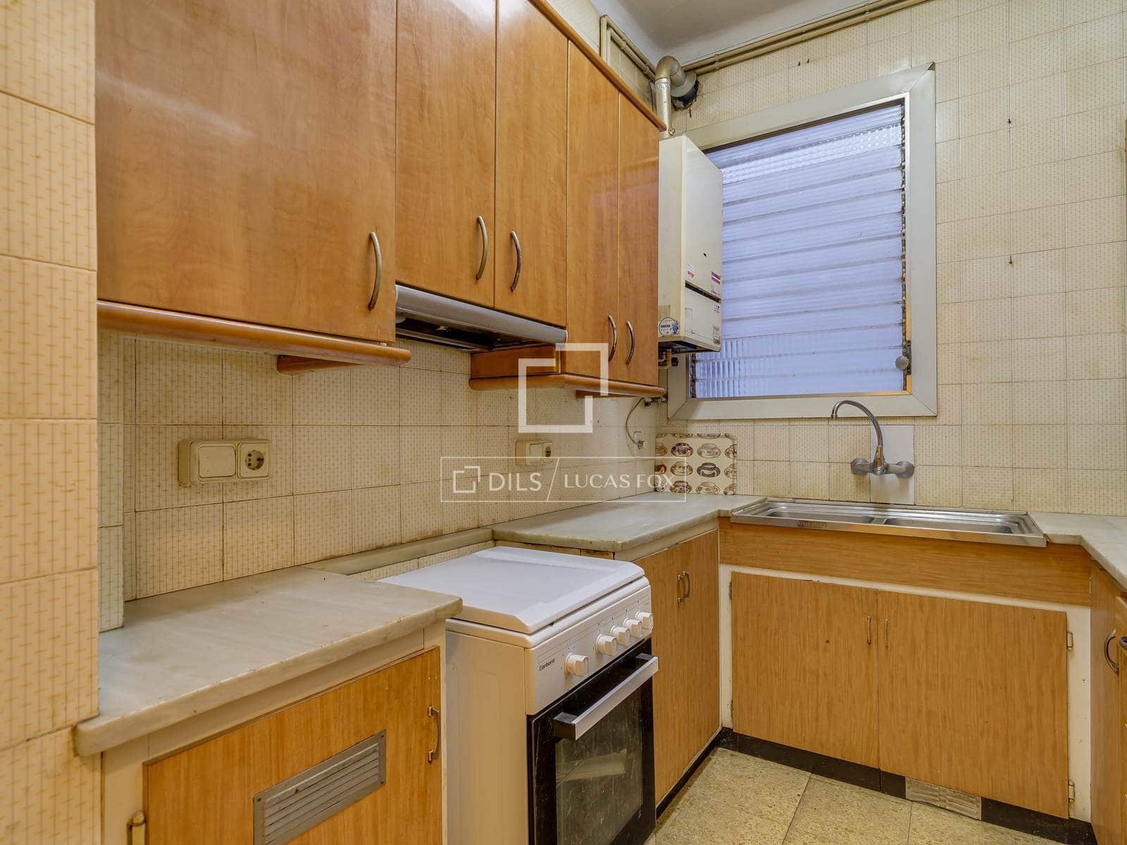Apartamento de 5 habitaciones en Barcelona ciudad en venta - 750.000 € (Ref: 9733581)