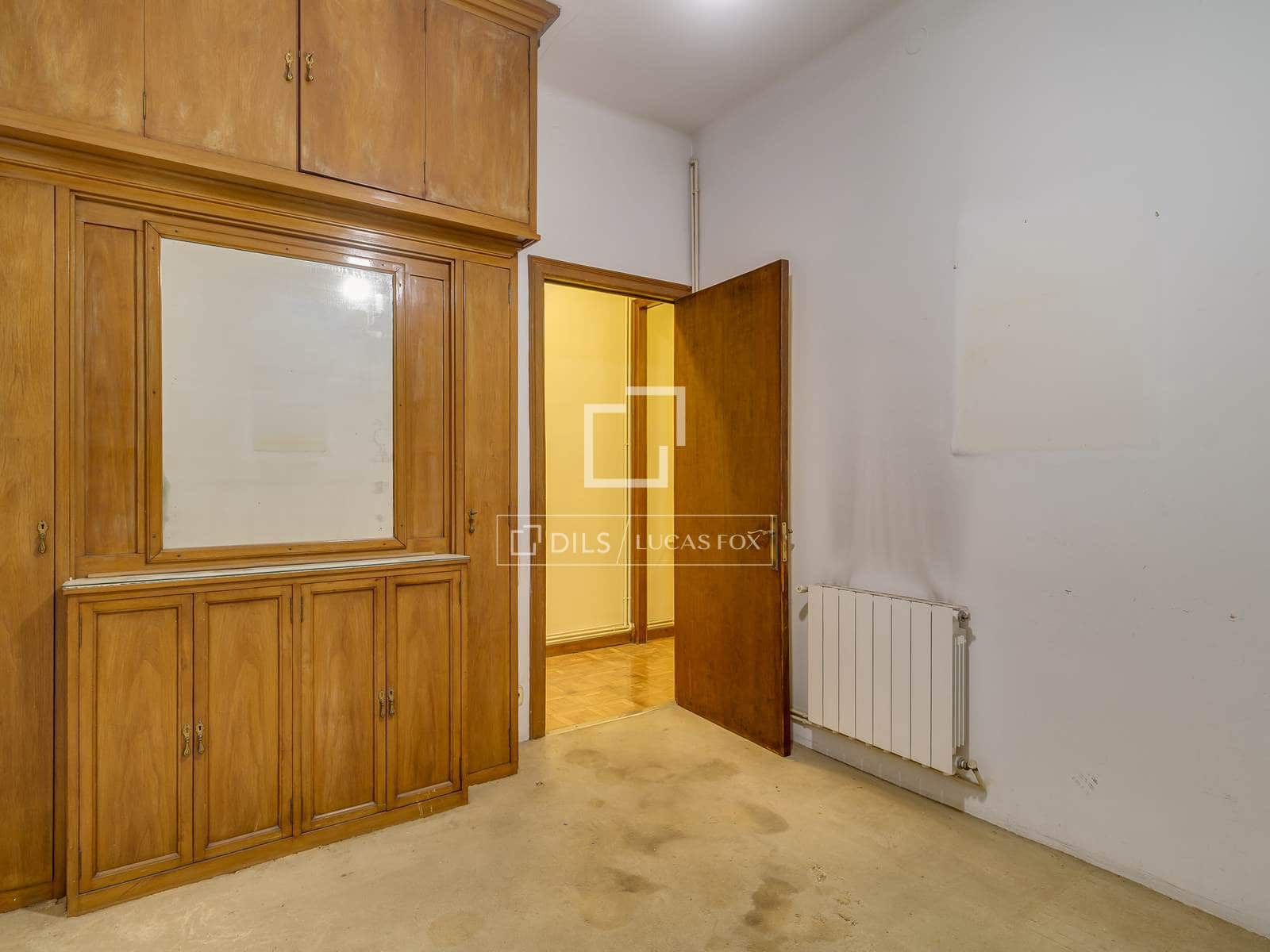 Apartamento de 5 habitaciones en Barcelona ciudad en venta - 750.000 € (Ref: 9733581)