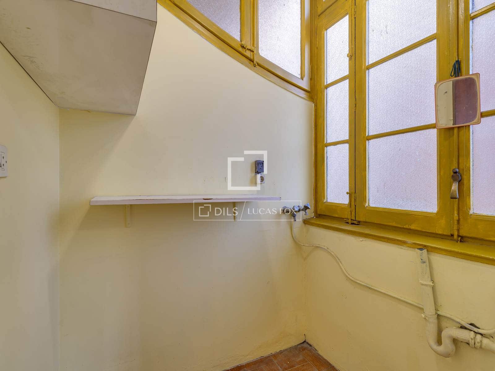 Apartamento de 5 habitaciones en Barcelona ciudad en venta - 750.000 € (Ref: 9733581)