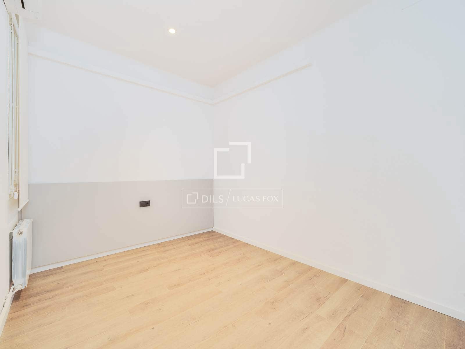 Apartamento de 5 habitaciones en Barcelona ciudad en venta - 750.000 € (Ref: 9733581)