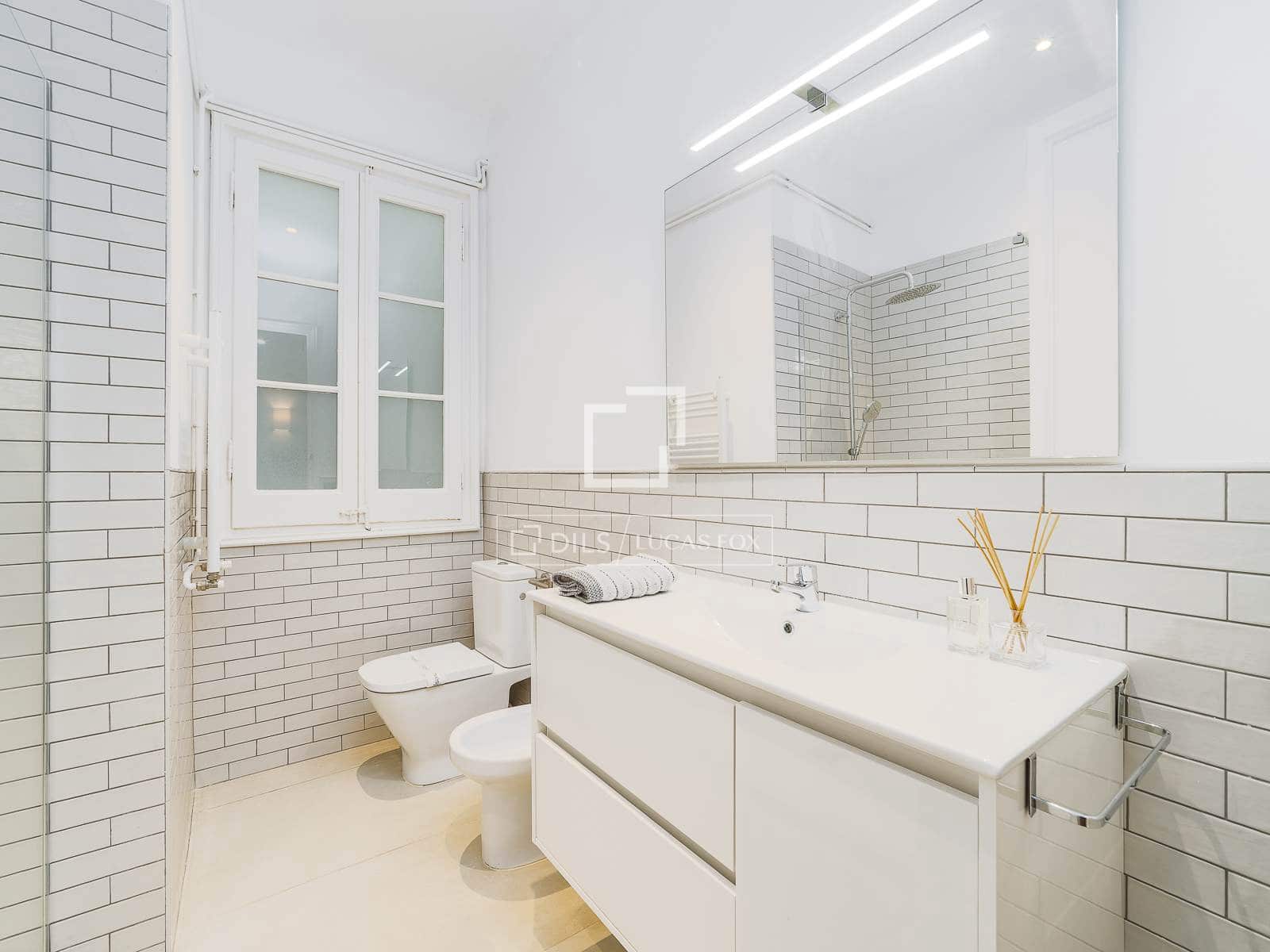 Apartamento de 5 habitaciones en Barcelona ciudad en venta - 750.000 € (Ref: 9733581)