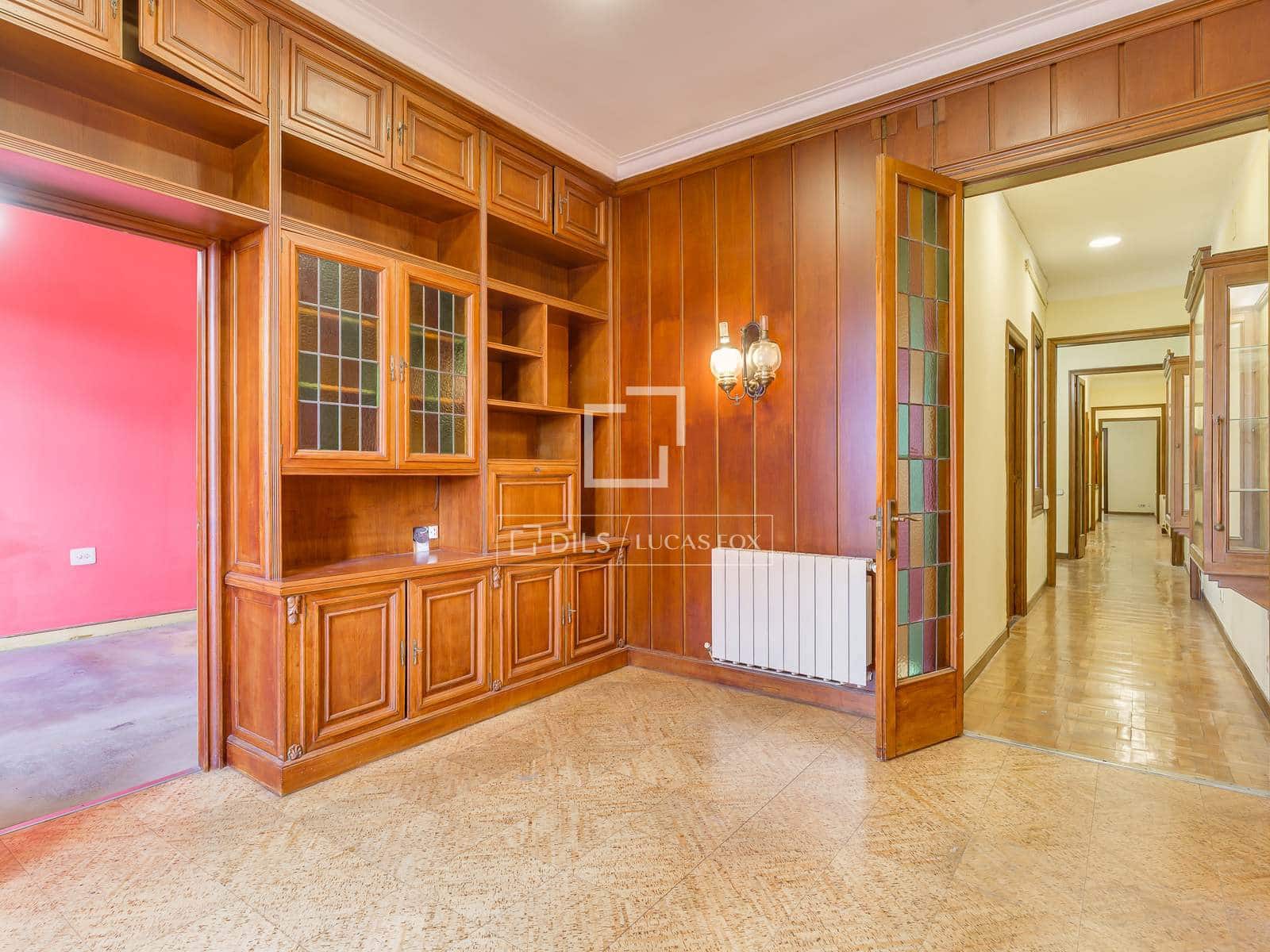 Apartamento de 5 habitaciones en Barcelona ciudad en venta - 750.000 € (Ref: 9733581)