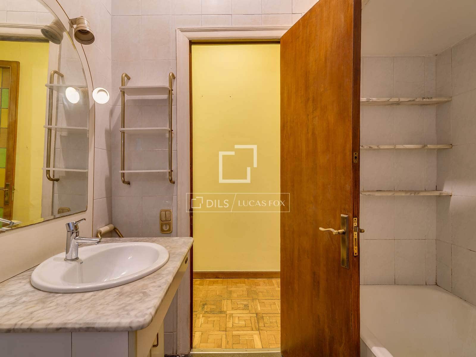 Apartamento de 5 habitaciones en Barcelona ciudad en venta - 750.000 € (Ref: 9733581)