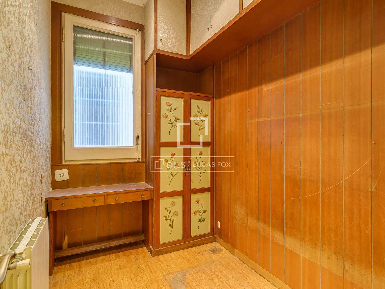 Apartamento de 5 habitaciones en Barcelona ciudad en venta - 750.000 € (Ref: 9733581)