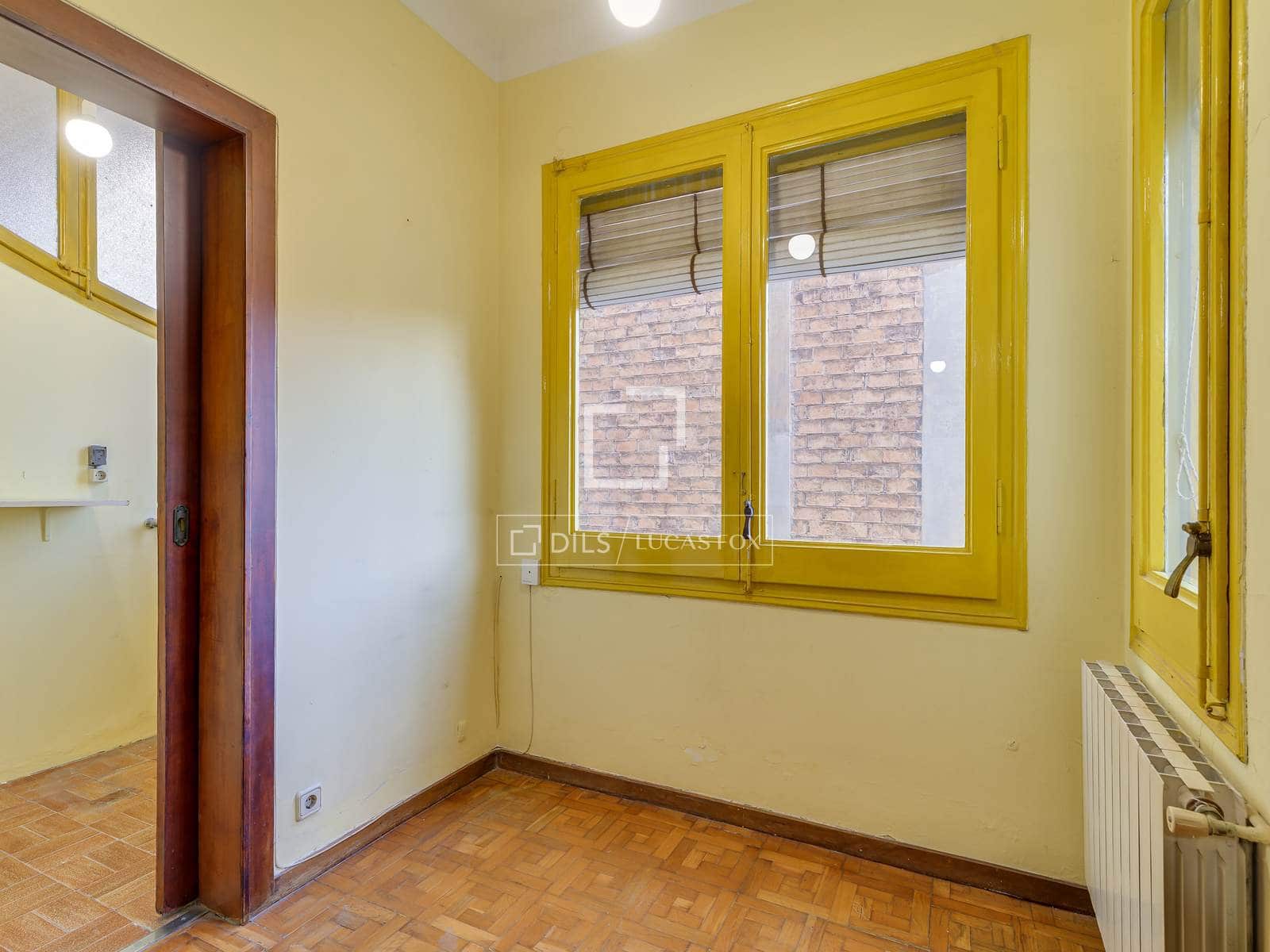 Apartamento de 5 habitaciones en Barcelona ciudad en venta - 750.000 € (Ref: 9733581)