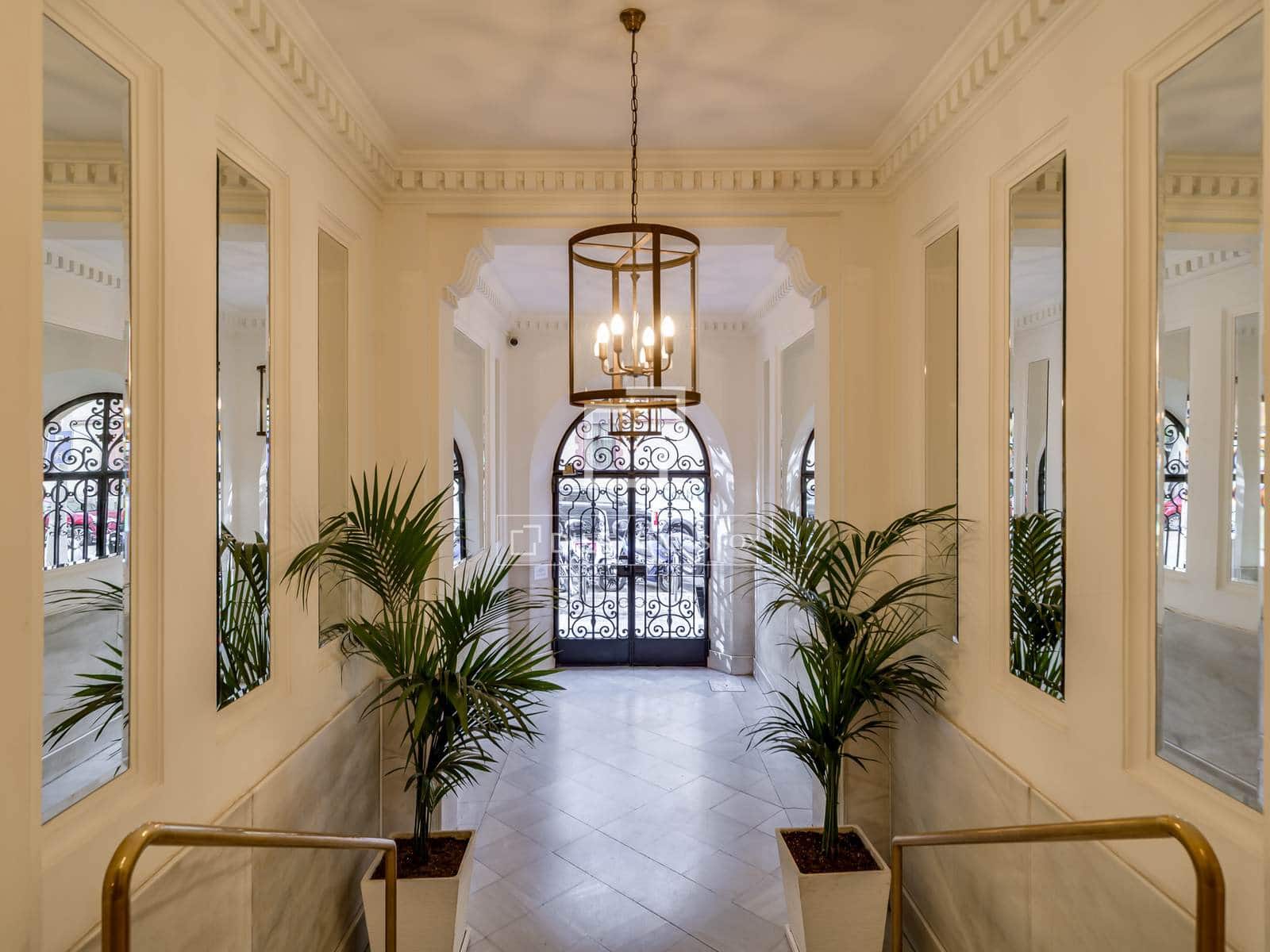 Apartamento de 5 habitaciones en Barcelona ciudad en venta - 750.000 € (Ref: 9733581)