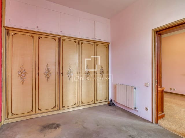 Apartamento de 5 habitaciones en Barcelona ciudad en venta - 750.000 € (Ref: 9733581)