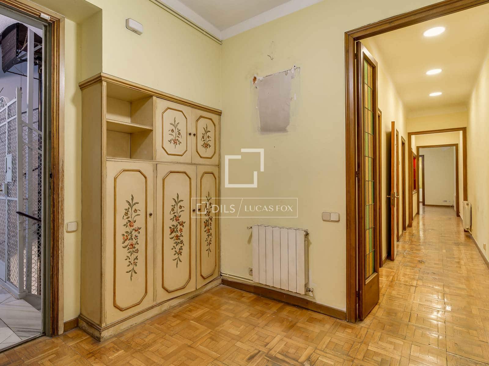 Apartamento de 5 habitaciones en Barcelona ciudad en venta - 750.000 € (Ref: 9733581)