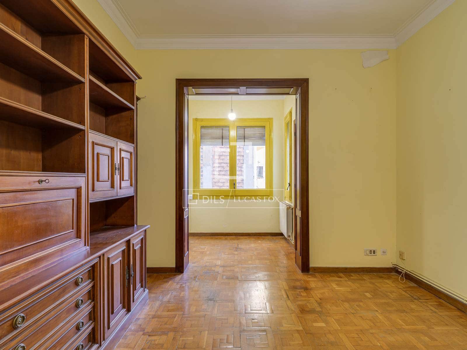 Apartamento de 5 habitaciones en Barcelona ciudad en venta - 750.000 € (Ref: 9733581)