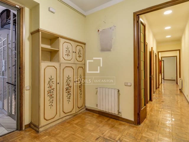 Apartamento de 5 habitaciones en Barcelona ciudad en venta - 750.000 € (Ref: 9733581)