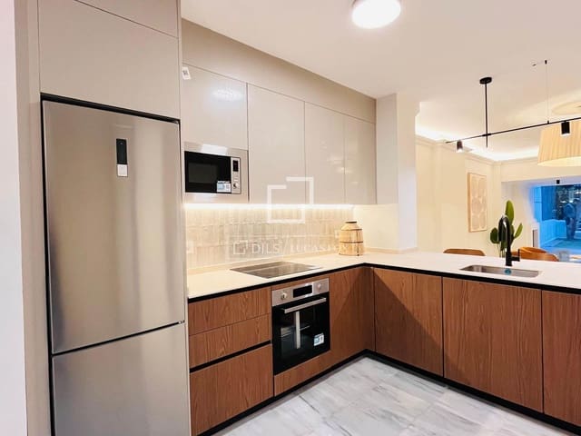 2 soverom Leilighet til salgs i Marbella med svømmebasseng garasje - € 799 000 (Ref: 9733744)