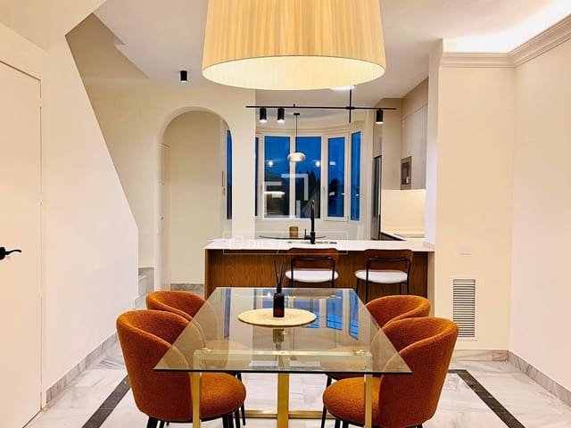 2 soverom Leilighet til salgs i Marbella med svømmebasseng garasje - € 799 000 (Ref: 9733744)