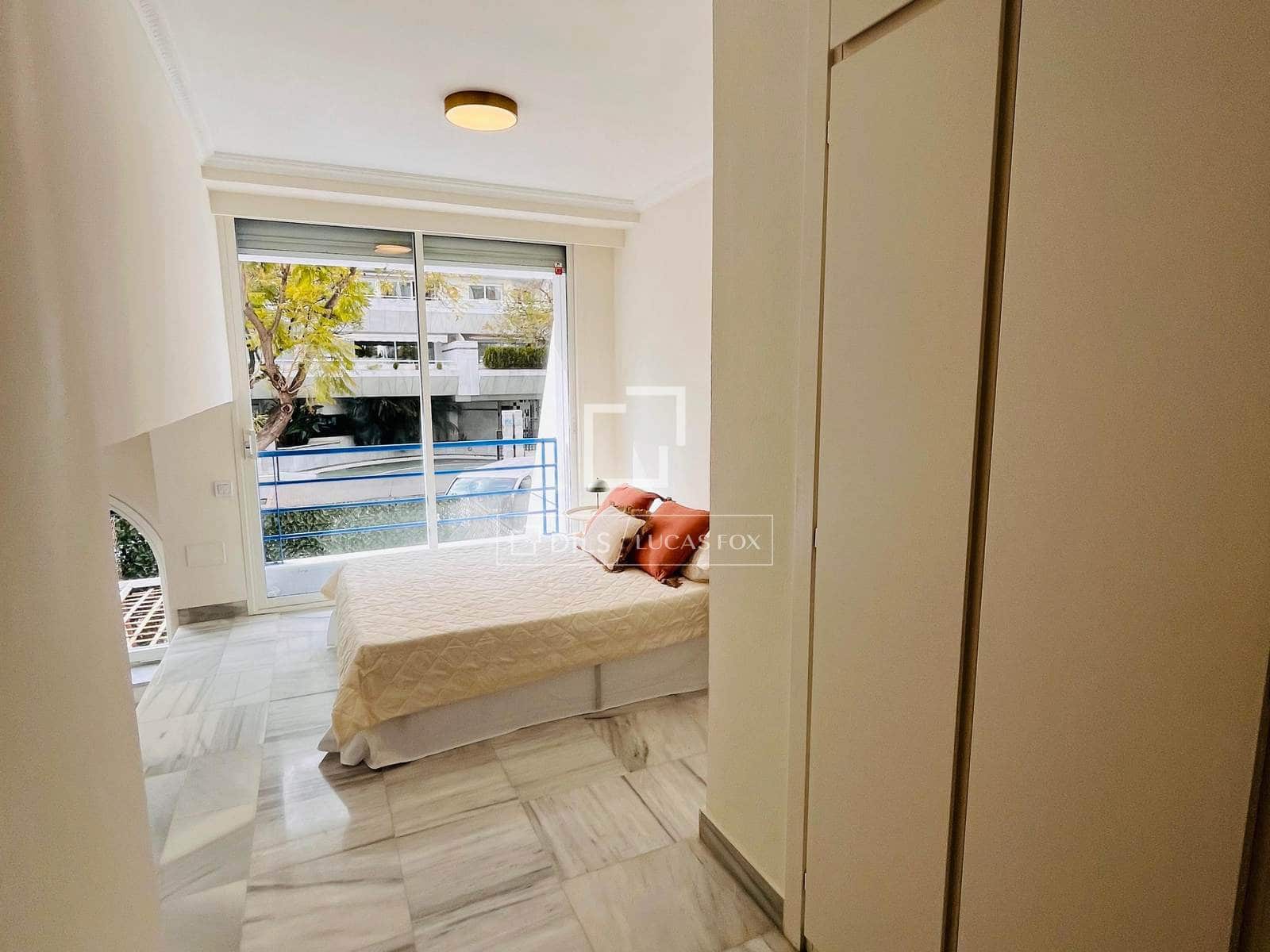 2 soverom Leilighet til salgs i Marbella med svømmebasseng garasje - € 799 000 (Ref: 9733744)