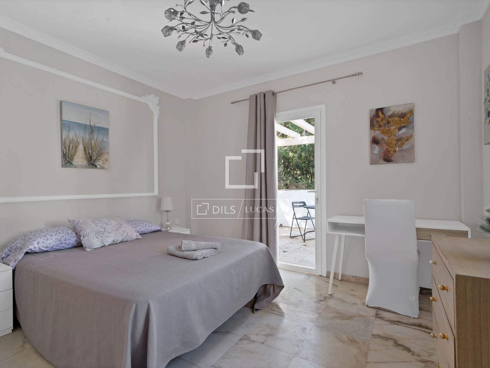 10 soveværelse Villa til salg i Marbella med swimmingpool garage - € 2.150.000 (Ref: 9733877)