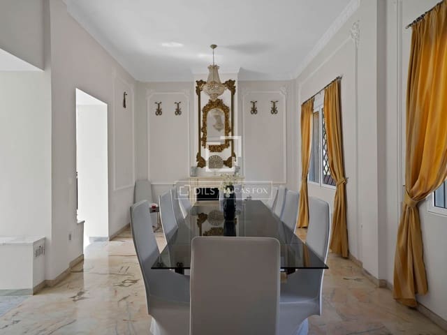 10 soveværelse Villa til salg i Marbella med swimmingpool garage - € 2.150.000 (Ref: 9733877)