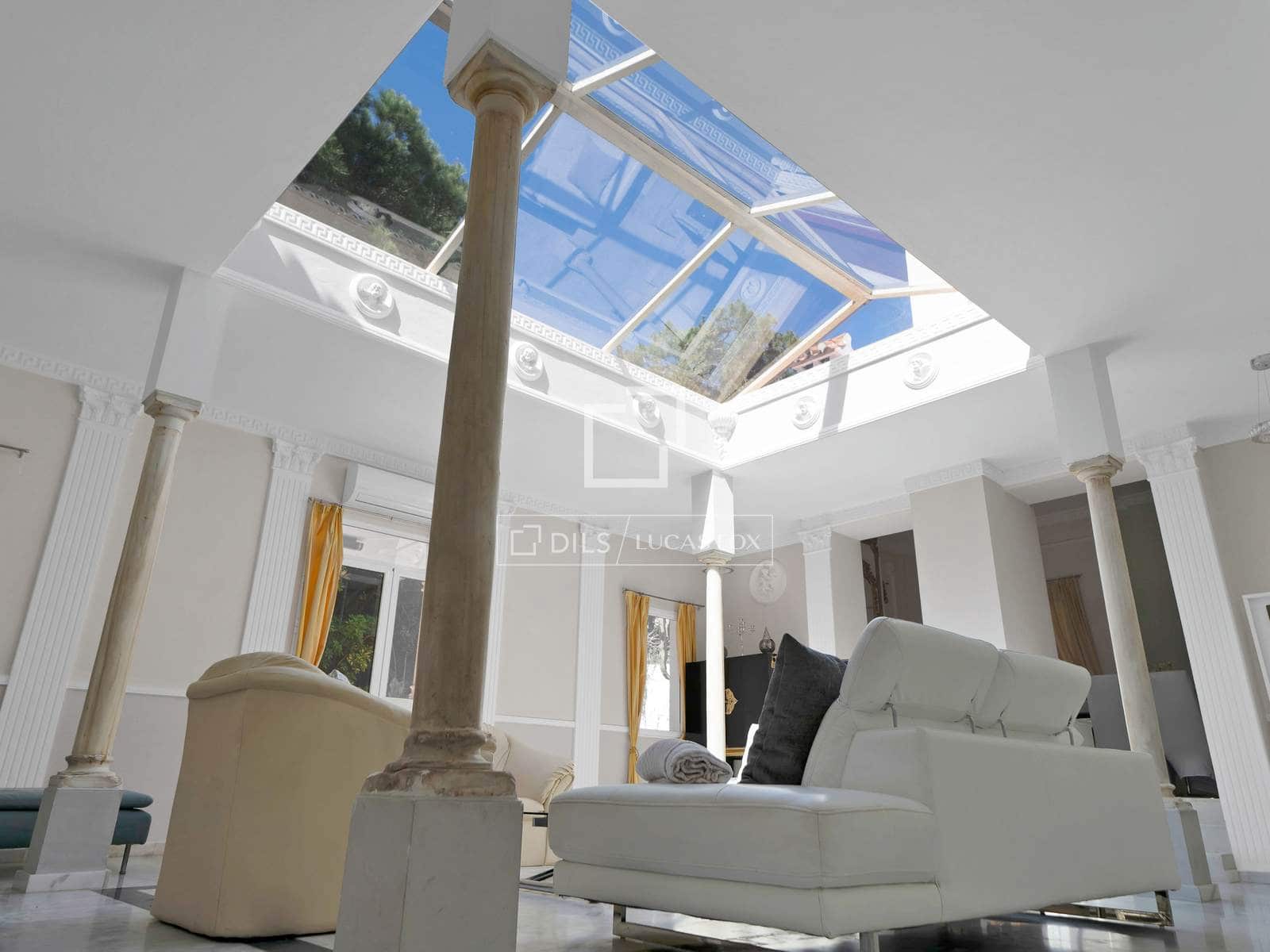 10 soveværelse Villa til salg i Marbella med swimmingpool garage - € 2.150.000 (Ref: 9733877)