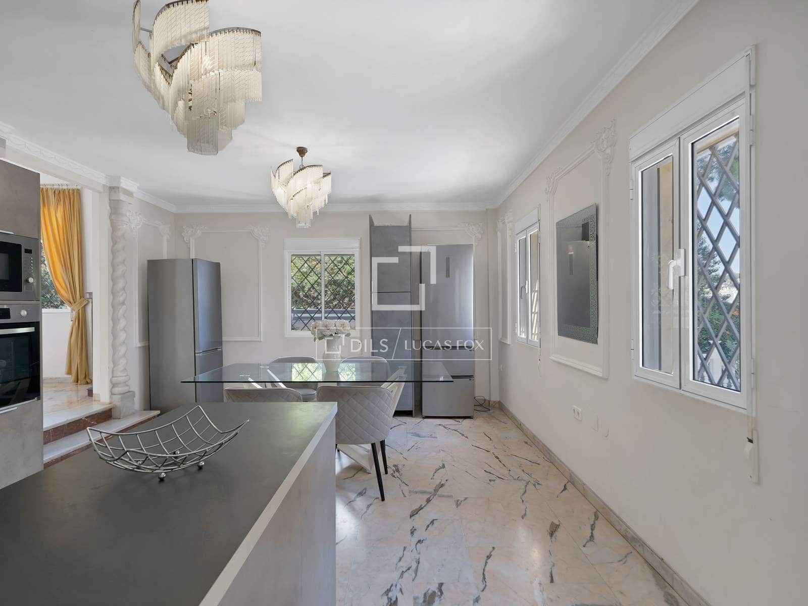 10 soveværelse Villa til salg i Marbella med swimmingpool garage - € 2.150.000 (Ref: 9733877)