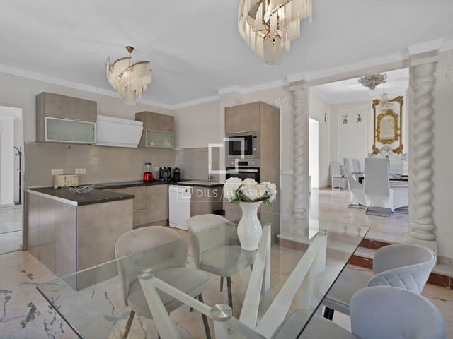 10 soveværelse Villa til salg i Marbella med swimmingpool garage - € 2.150.000 (Ref: 9733877)