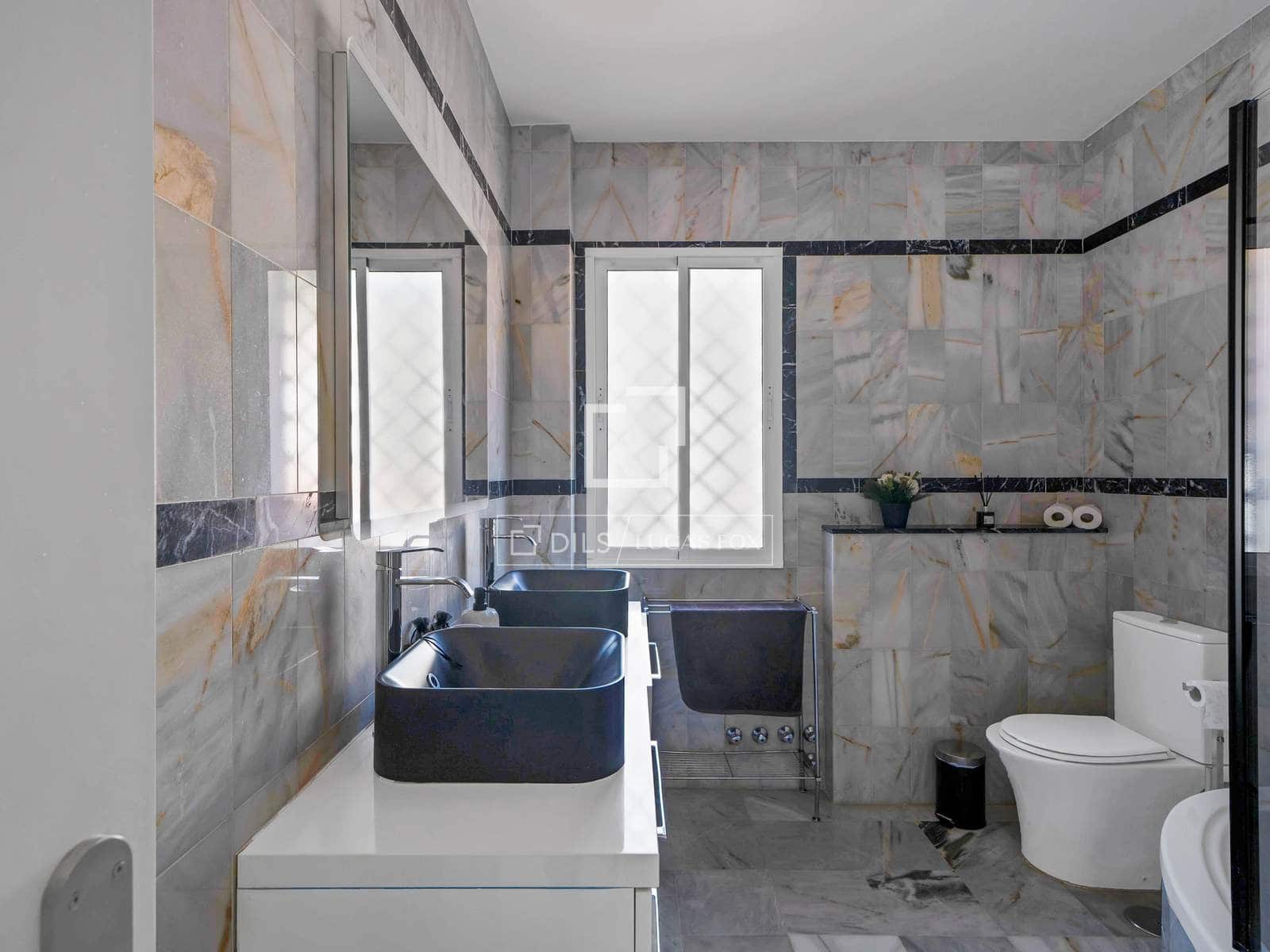 10 soveværelse Villa til salg i Marbella med swimmingpool garage - € 2.150.000 (Ref: 9733877)