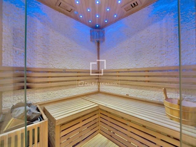 10 soveværelse Villa til salg i Marbella med swimmingpool garage - € 2.150.000 (Ref: 9733877)