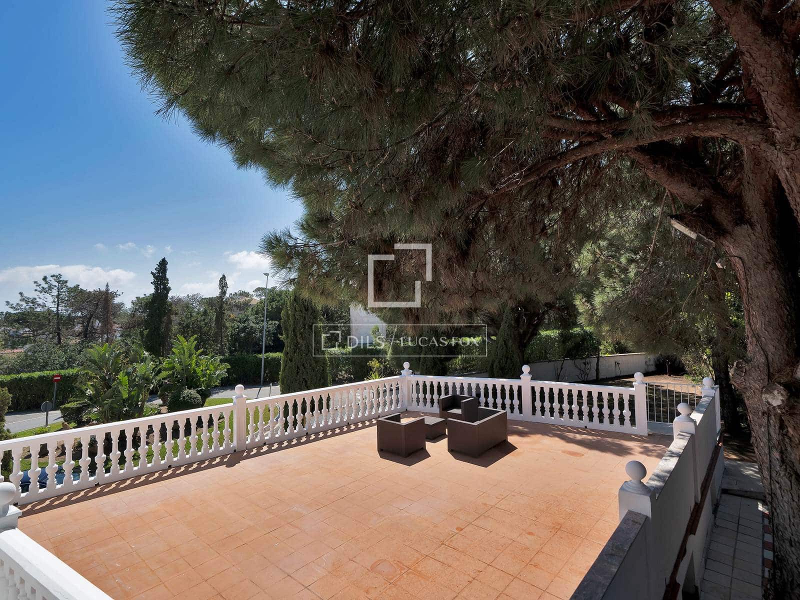 10 soveværelse Villa til salg i Marbella med swimmingpool garage - € 2.150.000 (Ref: 9733877)