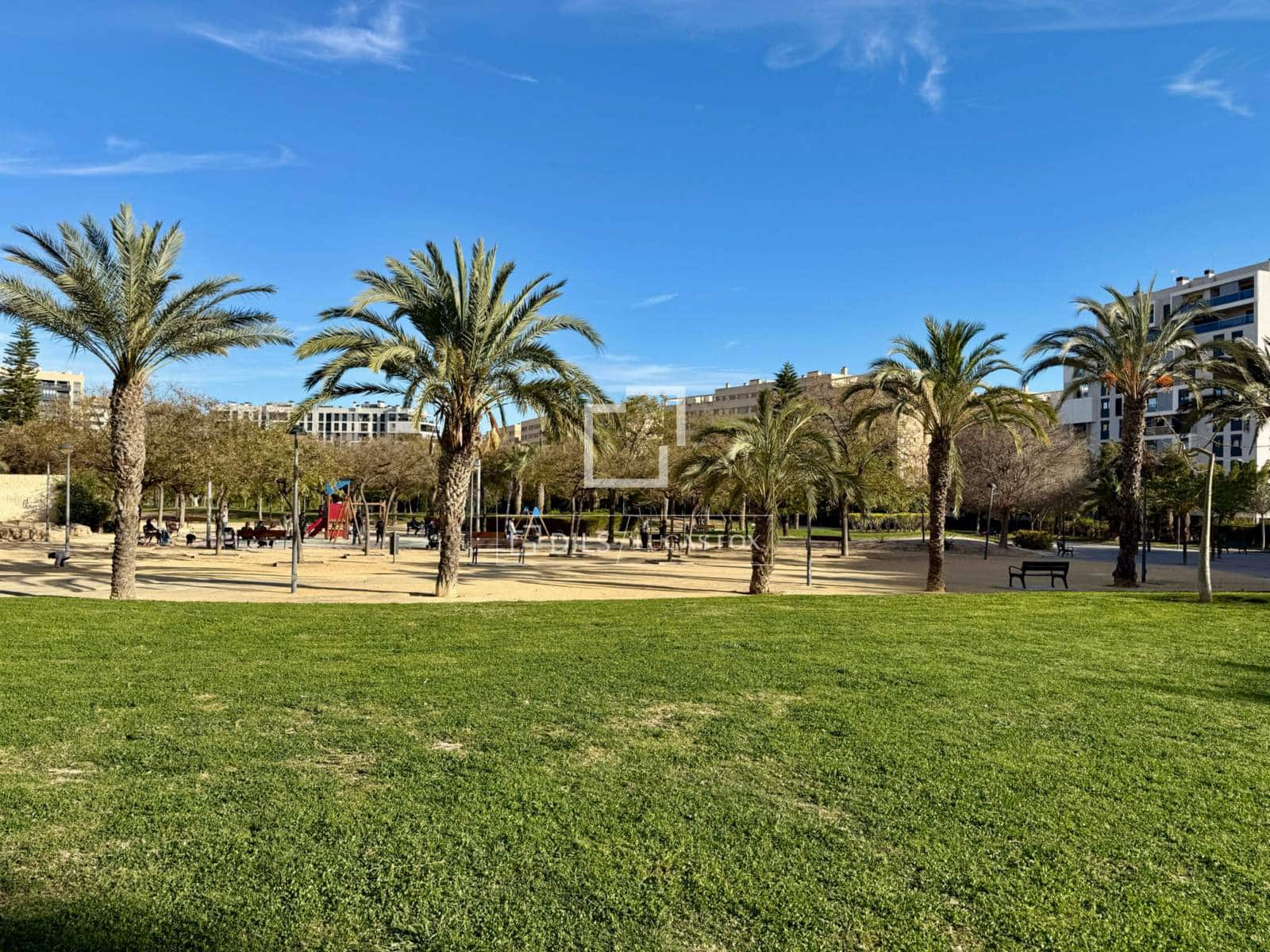 3 soveværelse Lejlighed til salg i Alicante by med swimmingpool garage - € 390.000 (Ref: 9733970)