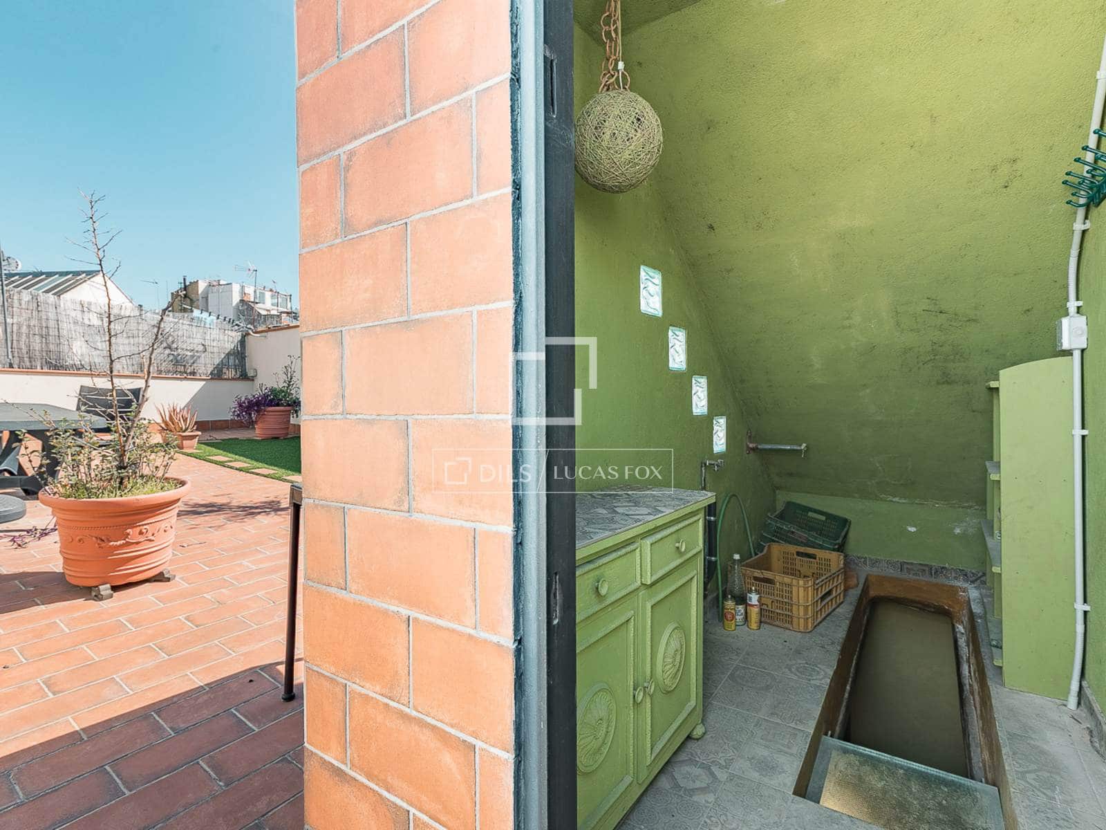 2 makuuhuone Kattohuoneisto myytävänä paikassa Barcelona kaupunki - 445 000 € (Ref: 9733972)