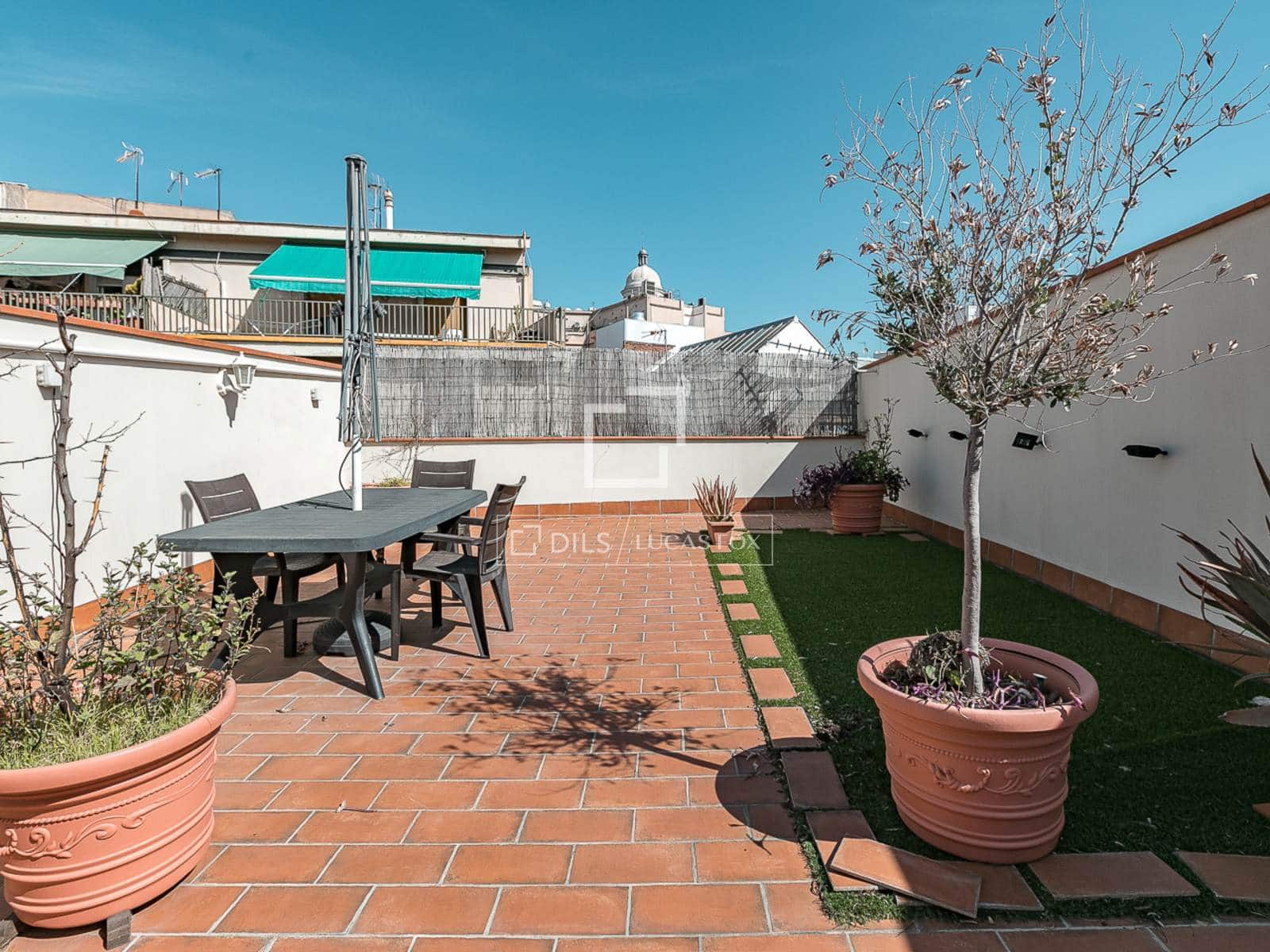 2 makuuhuone Kattohuoneisto myytävänä paikassa Barcelona kaupunki - 445 000 € (Ref: 9733972)