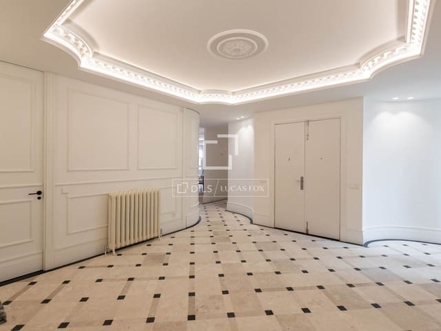 4 slaapkamer Appartement te koop in Recoletos, Madrid stad met garage - € 7.900.000 (Ref: 9733974)