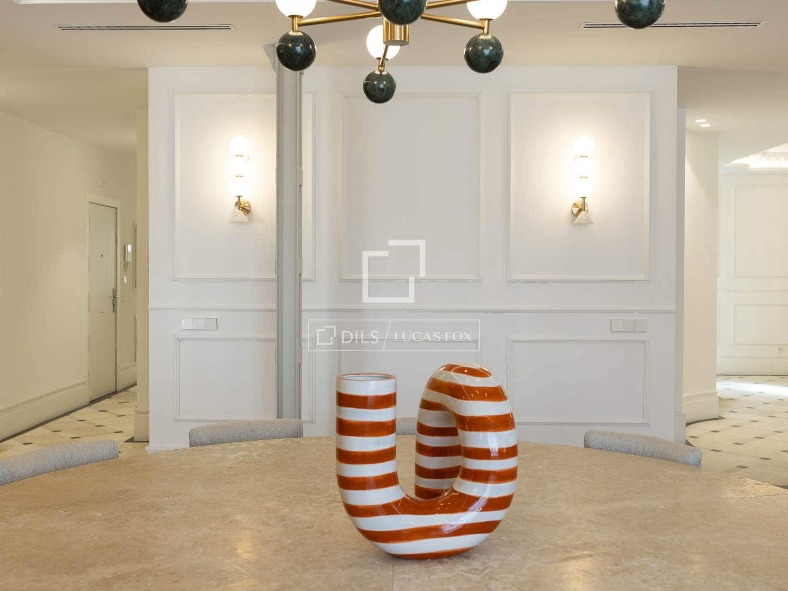 4 bedroom Apartment for sale in Madrid city with garage - € 7,900,000 (Ref: 9733974)