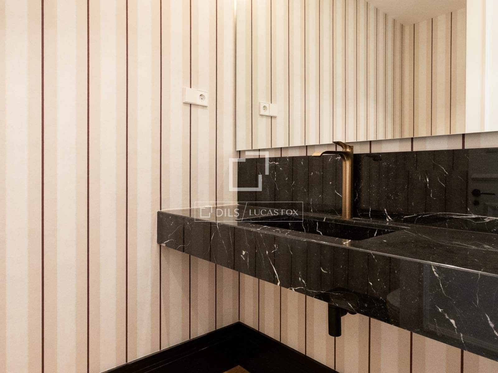 4 bedroom Apartment for sale in Madrid city with garage - € 7,900,000 (Ref: 9733974)