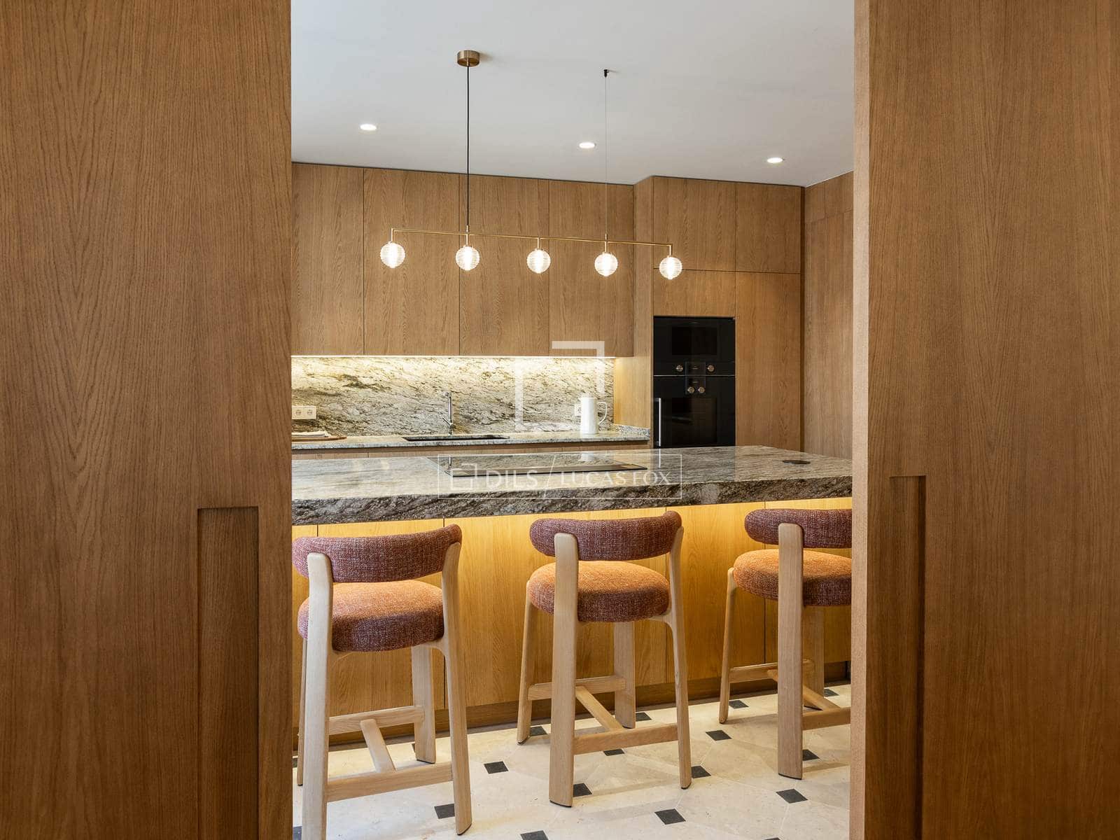 4 bedroom Apartment for sale in Madrid city with garage - € 7,900,000 (Ref: 9733974)